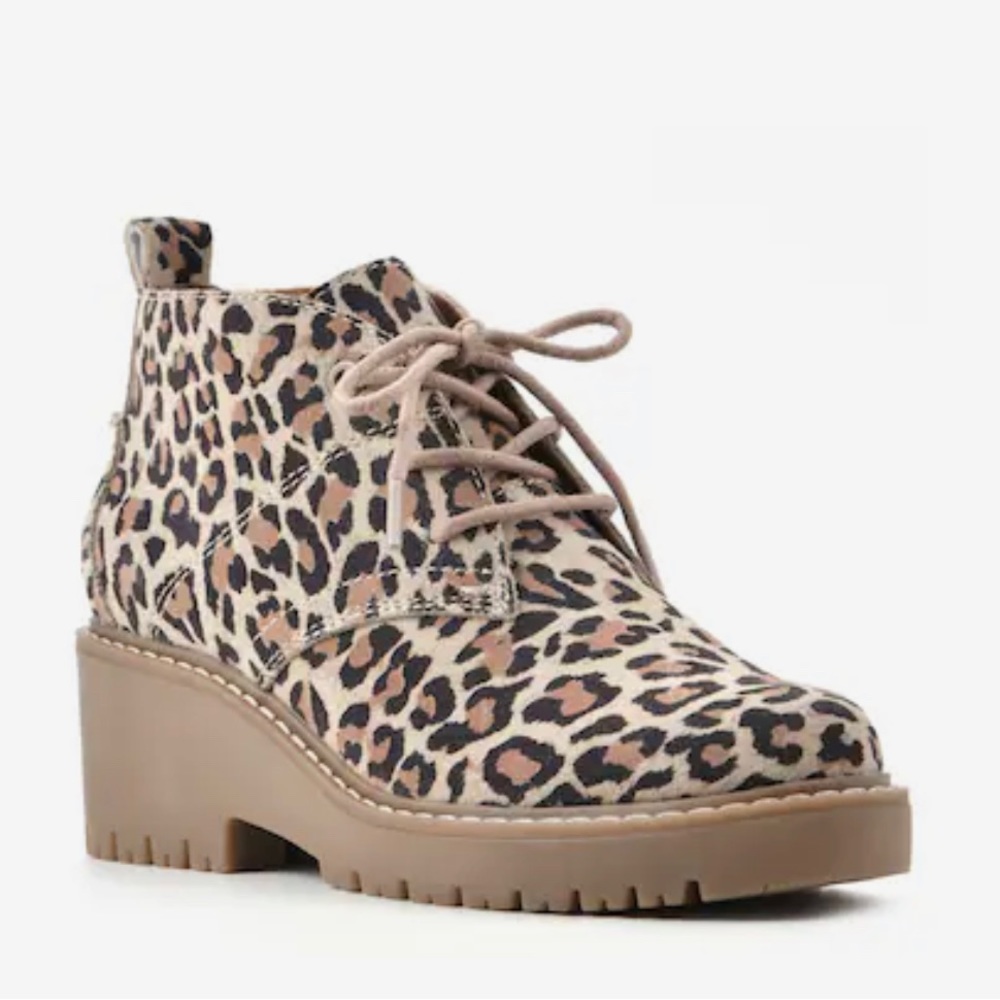 NWT! White Mountain Danny Boots 🐆
